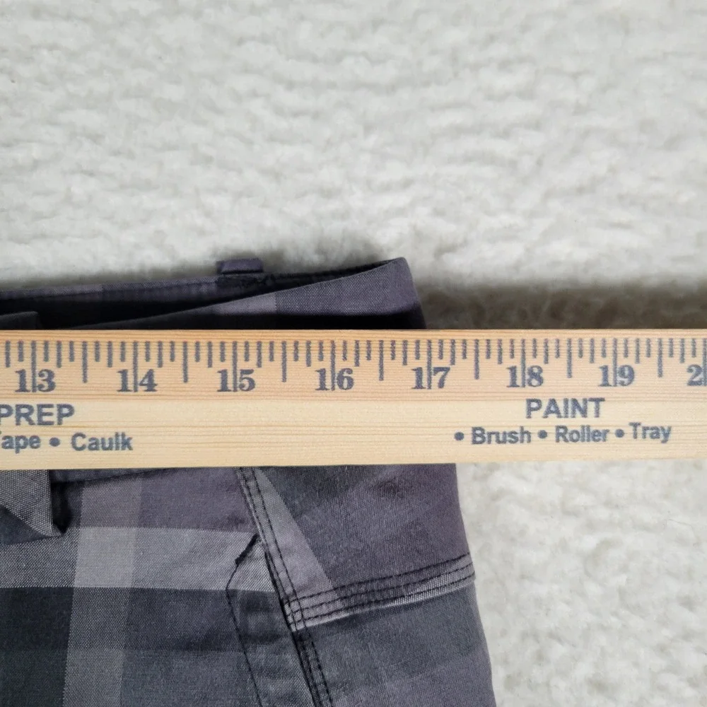 Lululemon Commission Shorts Mens 34 Gray Plaid Checkered Stretch Golf Casual